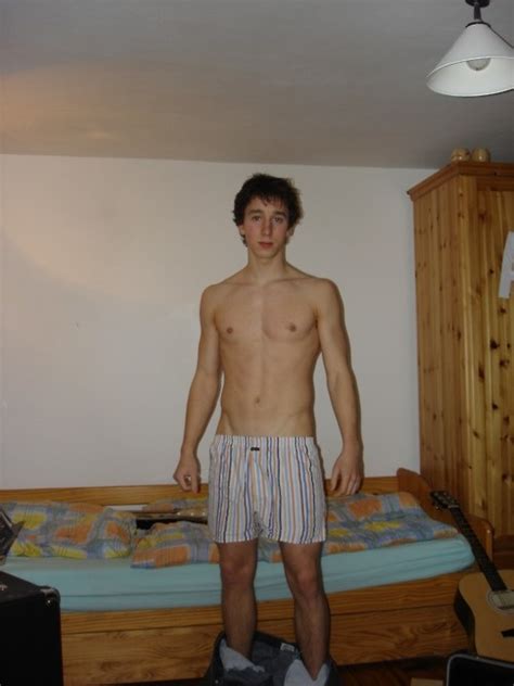 mirror pics – Boy Self – Real amateur pictures of nude gay teens。